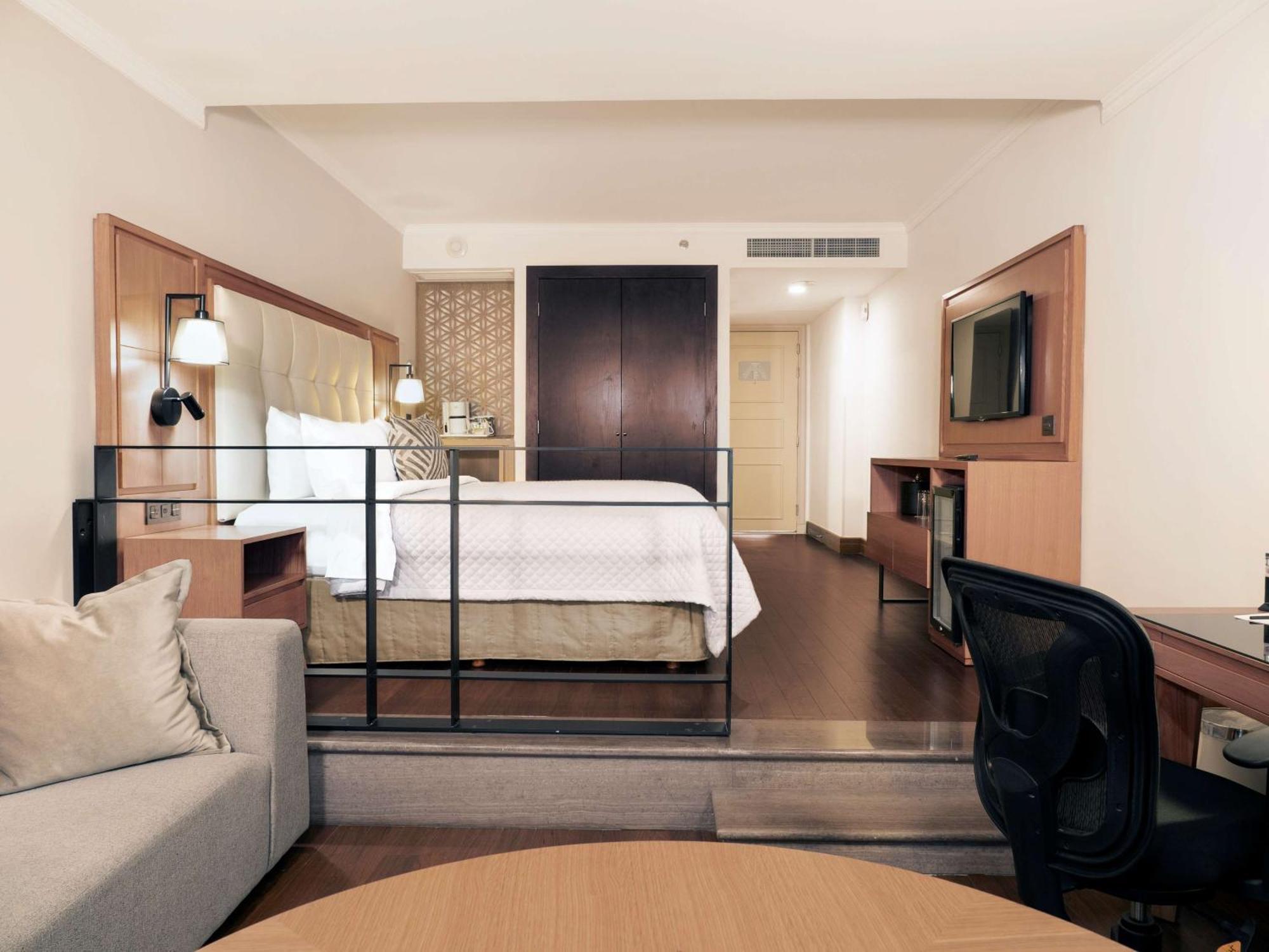 Отель Ms Milenium Monterrey Curio Collection By Hilton San Pedro Garza Garcia Экстерьер фото