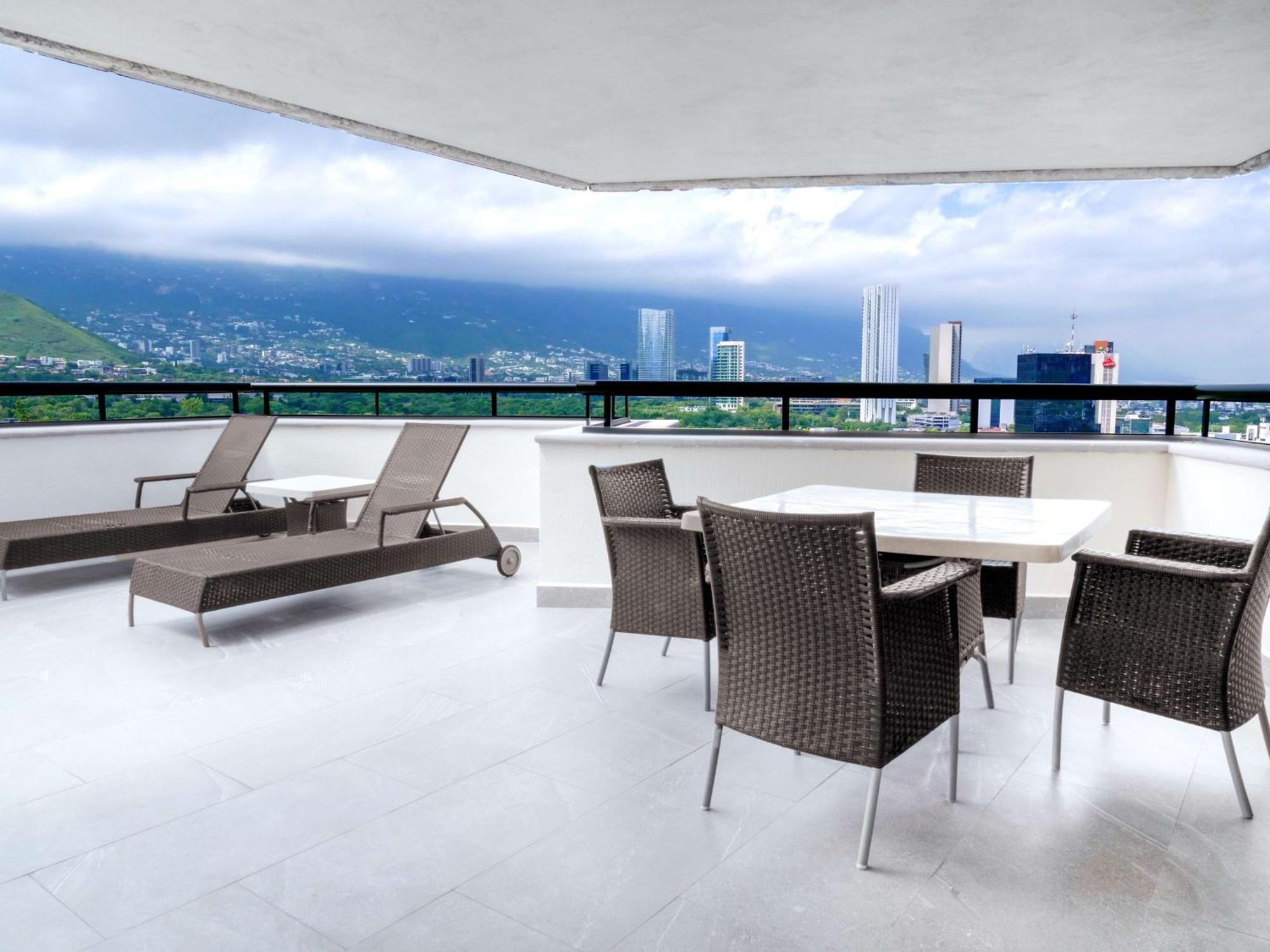 Отель Ms Milenium Monterrey Curio Collection By Hilton San Pedro Garza Garcia Экстерьер фото