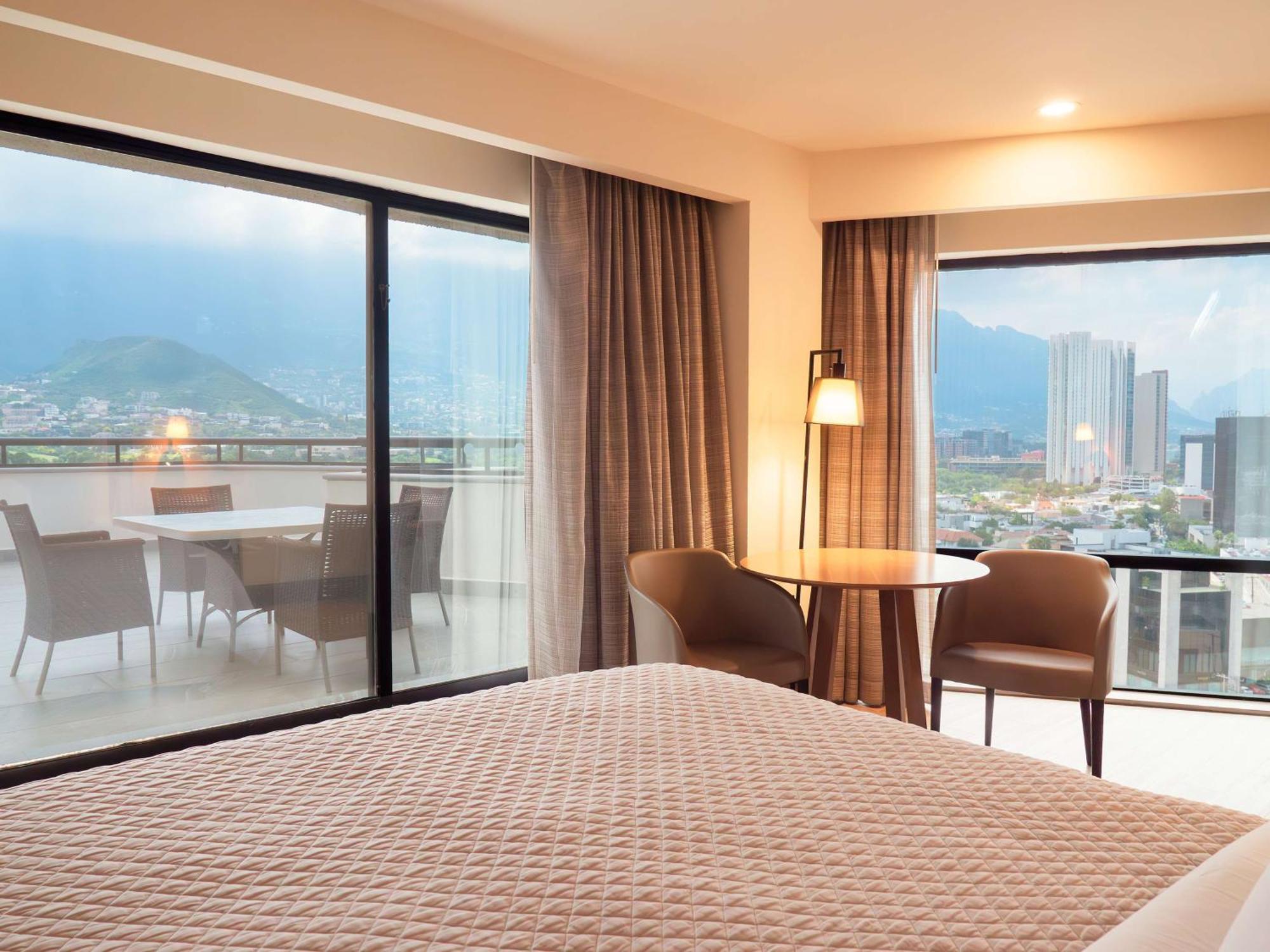Отель Ms Milenium Monterrey Curio Collection By Hilton San Pedro Garza Garcia Экстерьер фото